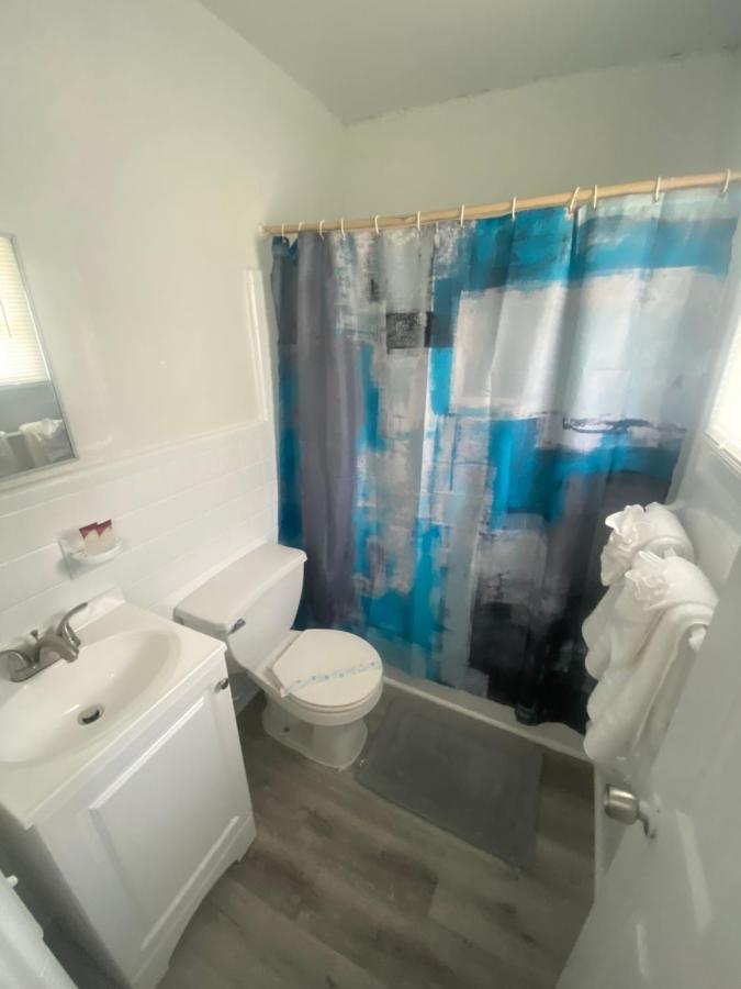 Uptown Inn & Suites Сейнт Питърсбърг Екстериор снимка