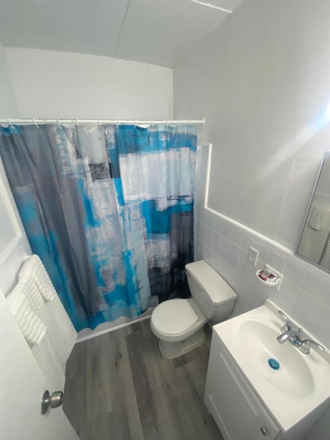 Uptown Inn & Suites Сейнт Питърсбърг Екстериор снимка