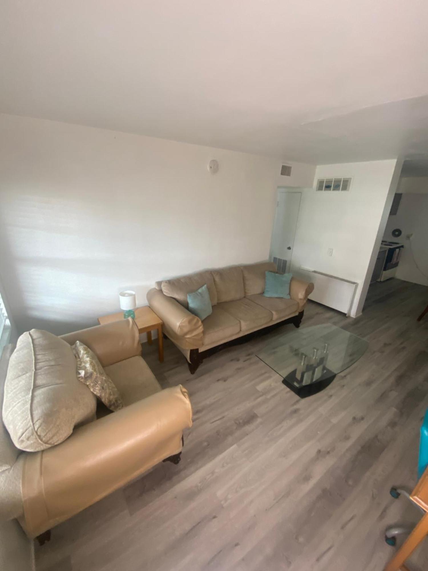 Uptown Inn & Suites Сейнт Питърсбърг Екстериор снимка